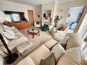 Lounge- click for photo gallery